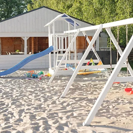 Plażowicze - Letniskowe W Mielnie *